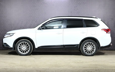 Mitsubishi Outlander III рестайлинг 3, 2020 год, 2 410 000 рублей, 4 фотография