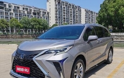 Toyota Sienna, 2022 год, 4 050 000 рублей, 1 фотография