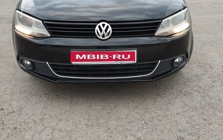 Volkswagen Jetta VI, 2012 год, 1 000 000 рублей, 1 фотография