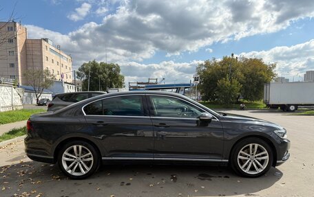 Volkswagen Passat B8 рестайлинг, 2018 год, 2 365 000 рублей, 5 фотография