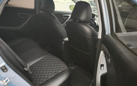 Hyundai Elantra V, 2011 год, 900 000 рублей, 10 фотография