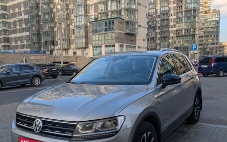 Volkswagen Tiguan II, 2019 год, 2 490 000 рублей, 1 фотография