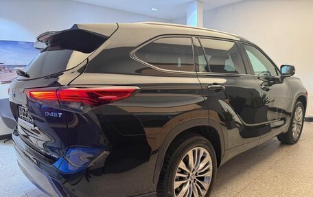 Toyota Highlander, 2025 год, 5 790 000 рублей, 2 фотография