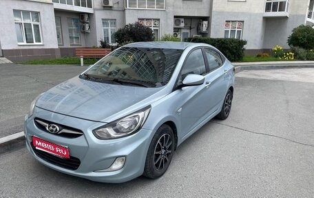 Hyundai Solaris II рестайлинг, 2011 год, 850 000 рублей, 1 фотография