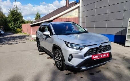 Toyota RAV4, 2021 год, 4 700 000 рублей, 3 фотография