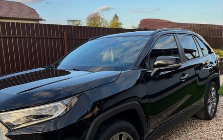 Toyota RAV4, 2021 год, 4 000 000 рублей, 3 фотография