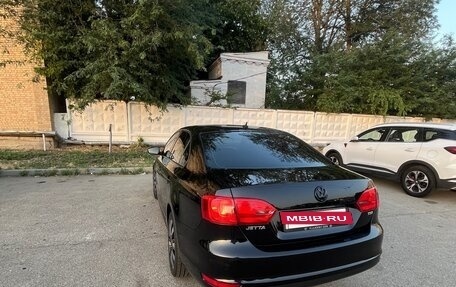 Volkswagen Jetta VI, 2012 год, 740 000 рублей, 3 фотография