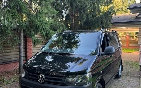 Volkswagen Caravelle T5, 2012 год, 2 000 000 рублей, 1 фотография