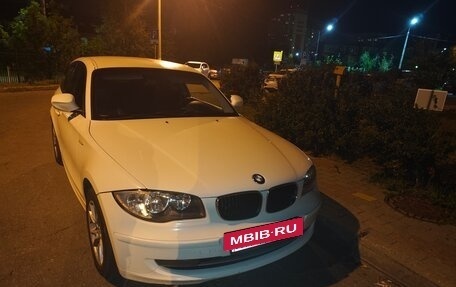 BMW 1 серия, 2010 год, 750 000 рублей, 2 фотография