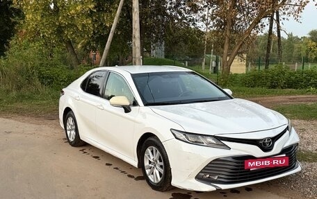 Toyota Camry, 2020 год, 1 800 000 рублей, 2 фотография