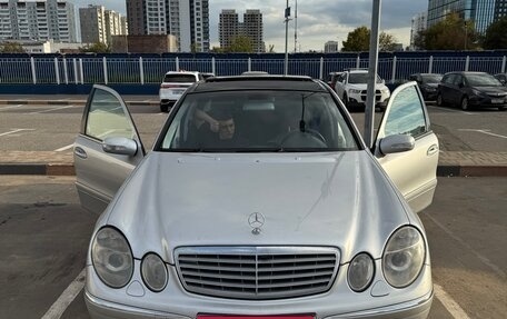 Mercedes-Benz E-Класс, 2003 год, 630 000 рублей, 1 фотография