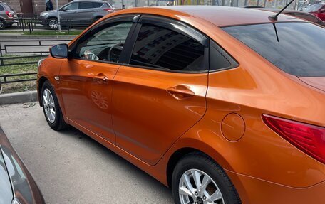 Hyundai Solaris II рестайлинг, 2015 год, 1 050 000 рублей, 4 фотография