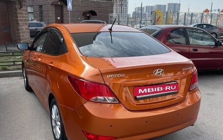 Hyundai Solaris II рестайлинг, 2015 год, 1 050 000 рублей, 3 фотография