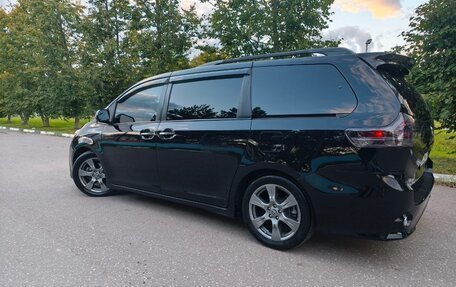 Toyota Sienna III, 2018 год, 3 750 000 рублей, 6 фотография