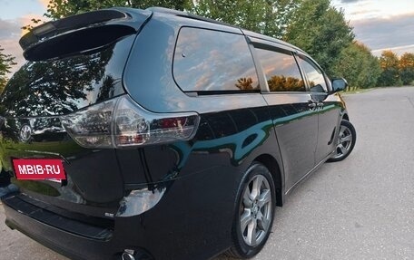 Toyota Sienna III, 2018 год, 3 750 000 рублей, 10 фотография