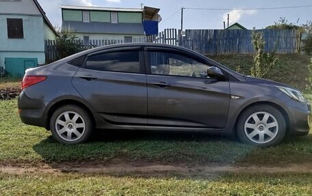 Hyundai Solaris II рестайлинг, 2014 год, 730 000 рублей, 3 фотография