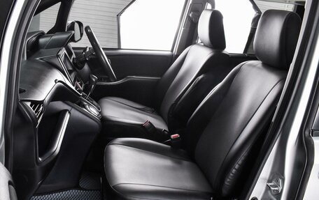 Toyota Noah III, 2015 год, 1 799 000 рублей, 8 фотография
