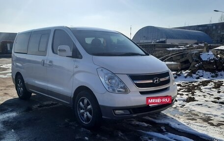 Hyundai Grand Starex Grand Starex I рестайлинг 2, 2012 год, 1 850 000 рублей, 2 фотография