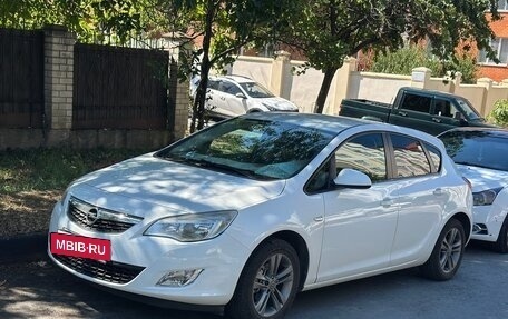 Opel Astra J, 2012 год, 680 000 рублей, 2 фотография
