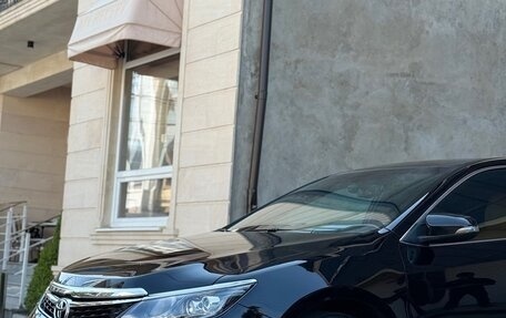 Toyota Camry, 2017 год, 2 100 000 рублей, 2 фотография
