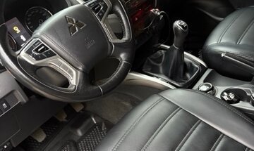 Mitsubishi Pajero Sport III рестайлинг, 2018 год, 3 000 000 рублей, 6 фотография