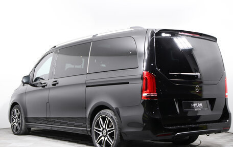 Mercedes-Benz V-Класс, 2018 год, 6 990 000 рублей, 3 фотография