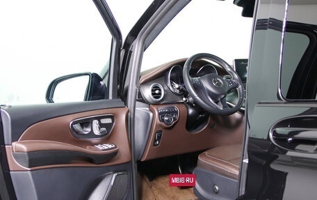 Mercedes-Benz V-Класс, 2018 год, 6 990 000 рублей, 7 фотография