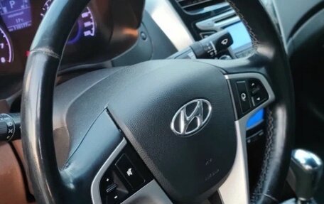 Hyundai Solaris II рестайлинг, 2013 год, 895 000 рублей, 9 фотография