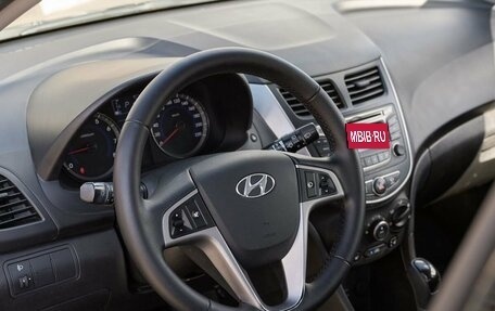 Hyundai Solaris II рестайлинг, 2014 год, 975 000 рублей, 5 фотография