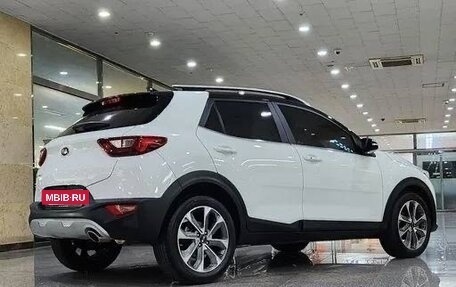 KIA Stonic, 2020 год, 1 550 000 рублей, 3 фотография