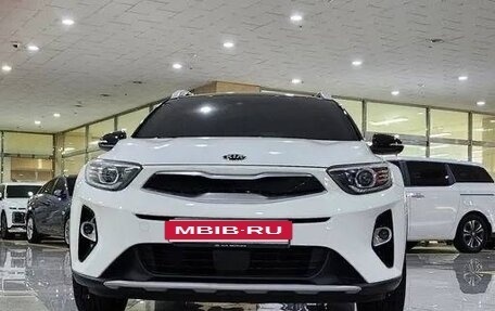 KIA Stonic, 2020 год, 1 550 000 рублей, 2 фотография