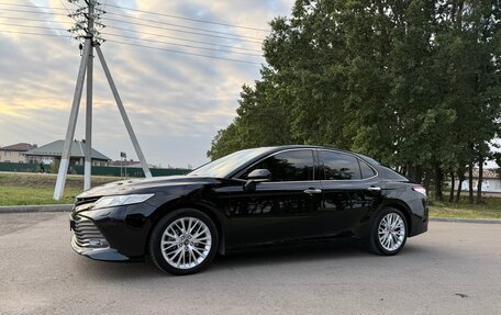 Toyota Camry, 2018 год, 2 800 000 рублей, 3 фотография