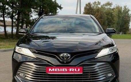 Toyota Camry, 2018 год, 2 800 000 рублей, 2 фотография