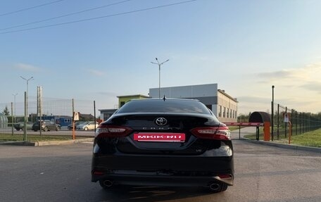 Toyota Camry, 2018 год, 2 800 000 рублей, 4 фотография