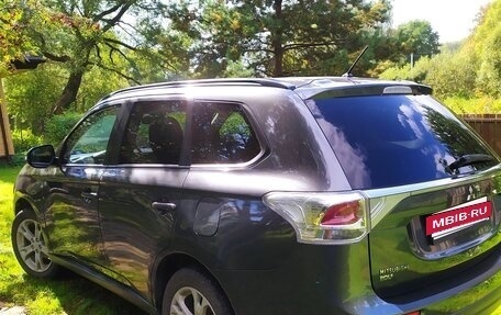 Mitsubishi Outlander III рестайлинг 3, 2013 год, 990 000 рублей, 5 фотография