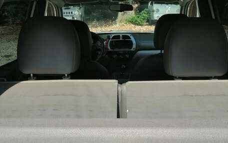 Toyota RAV4, 2001 год, 700 000 рублей, 8 фотография