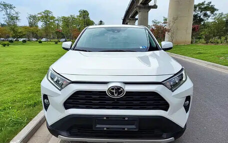 Toyota RAV4, 2022 год, 2 389 333 рублей, 2 фотография