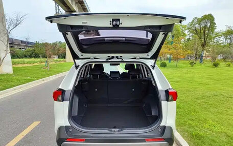 Toyota RAV4, 2022 год, 2 389 333 рублей, 6 фотография