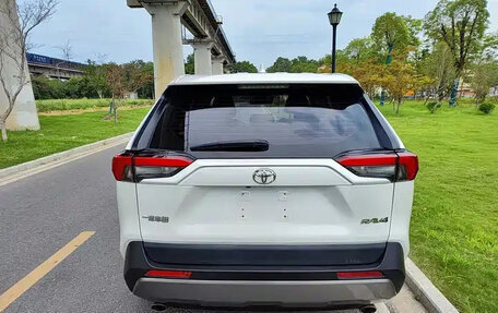 Toyota RAV4, 2022 год, 2 389 333 рублей, 5 фотография
