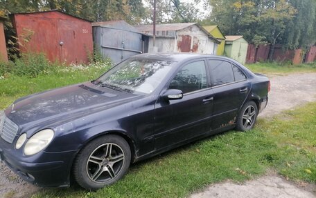 Mercedes-Benz E-Класс, 2002 год, 310 000 рублей, 1 фотография