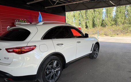 Infiniti FX II, 2012 год, 2 000 000 рублей, 4 фотография