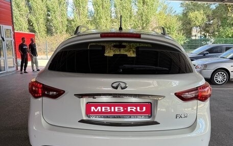 Infiniti FX II, 2012 год, 2 000 000 рублей, 3 фотография