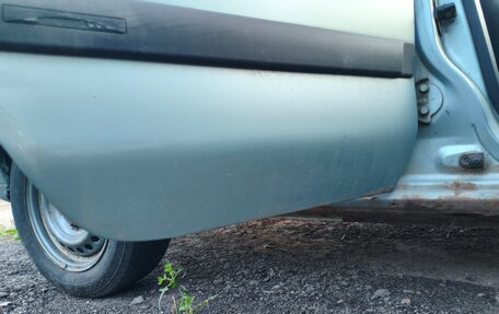 Mitsubishi Carisma I, 2003 год, 110 000 рублей, 13 фотография
