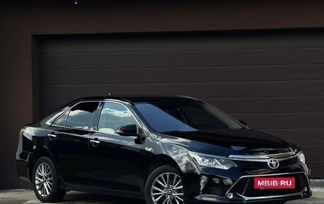 Toyota Camry, 2017 год, 2 430 000 рублей, 3 фотография