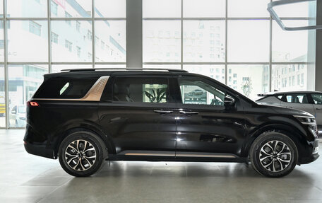 KIA Carnival, 2024 год, 5 806 593 рублей, 5 фотография