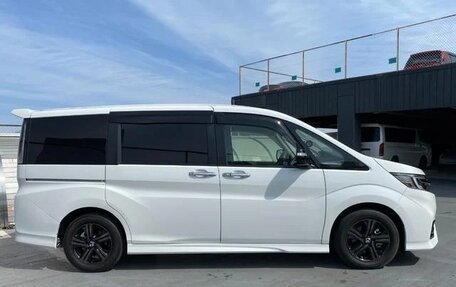 Honda Stepwgn IV, 2021 год, 2 016 000 рублей, 8 фотография