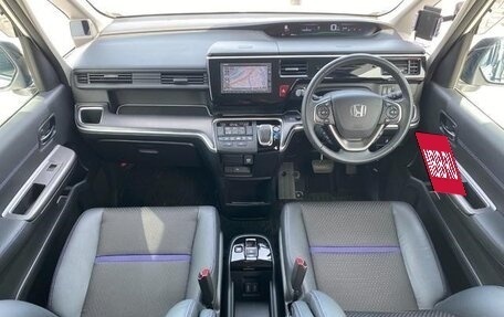 Honda Stepwgn IV, 2021 год, 2 016 000 рублей, 9 фотография