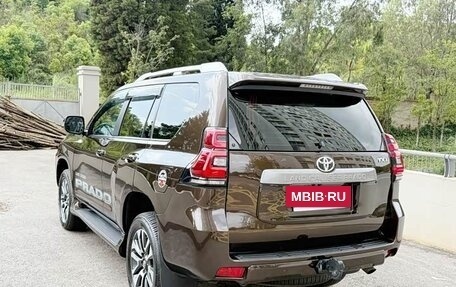 Toyota Land Cruiser Prado 150 рестайлинг 2, 2022 год, 6 125 000 рублей, 6 фотография