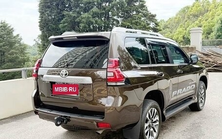 Toyota Land Cruiser Prado 150 рестайлинг 2, 2022 год, 6 125 000 рублей, 4 фотография