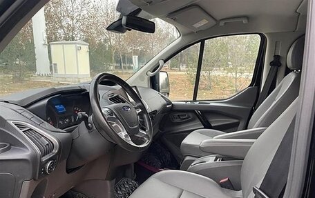 Ford Tourneo Custom I рестайлинг, 2021 год, 2 300 000 рублей, 4 фотография